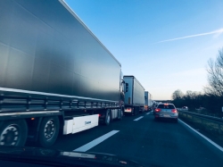 Kurzfristiges Chaos auf der A 7 zwischen Rastanlage Göttingen und Autobahndreieck (AD) Drammetal - 16 Kilometer Rückstau