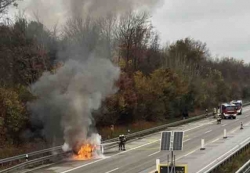 PKW-Brand auf der BAB 7 mit einer leicht verletzten Person