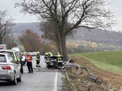 Heute um 12.30 Uhr: Schwerer Verkehrsunfall mit Verletzten aus der B3 bei Alfeld - Polizei mutmaßt  zu schnelles Fahren
