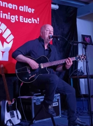 Erfolgreicher Auftakt zum 1. Mai: Kai Degenhardt begeistert in Northeim