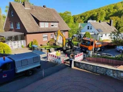 Nach Rohrbruch kein Wasser in der Dr.-Brunotte-Straße in Bad Gandersheim! Arbeiten  beginnen heute Vormittag!
