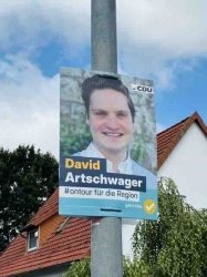 Kommunalwahlen 2026: Start der Plakatkampagne - CDU legt zuerst mit Artschwager und Kühn los!