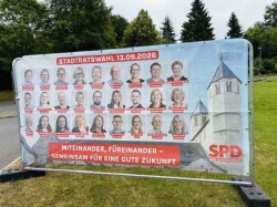 SPD Bad Gandersheim präsentiert sich gemeinschaftlich: 24 Persönlichkeiten für Stadtratswahl auf zwei Plakatformaten!