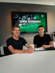 Torwart erhält ersten Profivertrag: Jonas Schwanke unterschreibt bis 2028 bei Hannover 96
