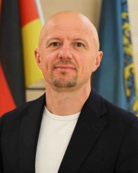 Neuer Dezernent „Sicherheit und Ordnung“ beim Landkreis Northeim Walter Müller leitet seit 1. August 2026 das Dezernat II