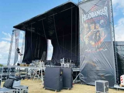 Bad Gandersheim macht was Einbeck nicht kann! Gigantische Headbanger-Bühne auf Flugplatz dominiert