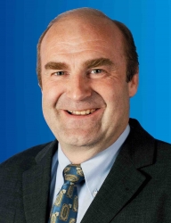 Uslar: Vor der Stichwahl distanziert  sich Bürgermeister Torsten Bauer  von der Wahlempfehlung der AfD 