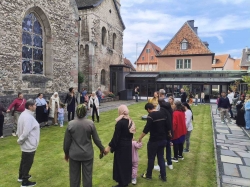 Bad Gandersheim: Bunte Tafel brachte Menschen  und Kulturen zusammen