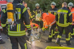 Alarmübung in Sebexen: Neue Tragkraftspritze übergeben